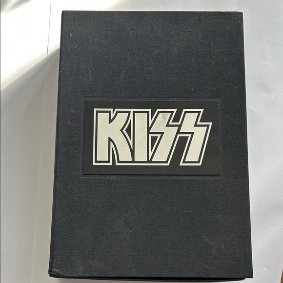 Kiss Other - KISS CD Box Set The Definitive Collection
2001